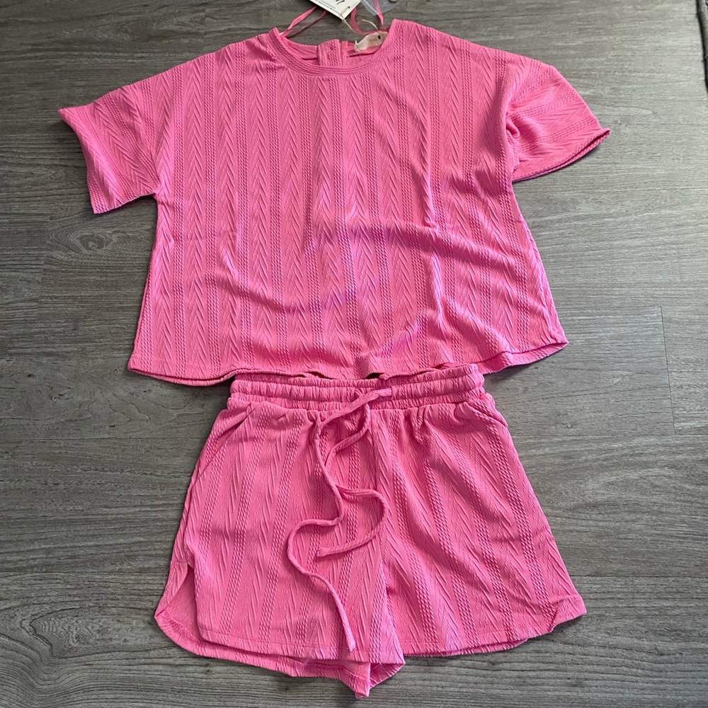 New In Textured Pattern Short Set NWT - Picture 2 of 13